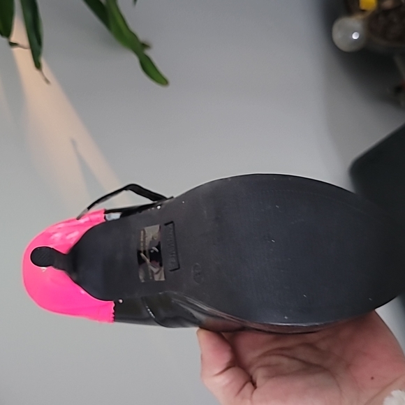 Stiletto pink and black shoe - Picture 4 of 4